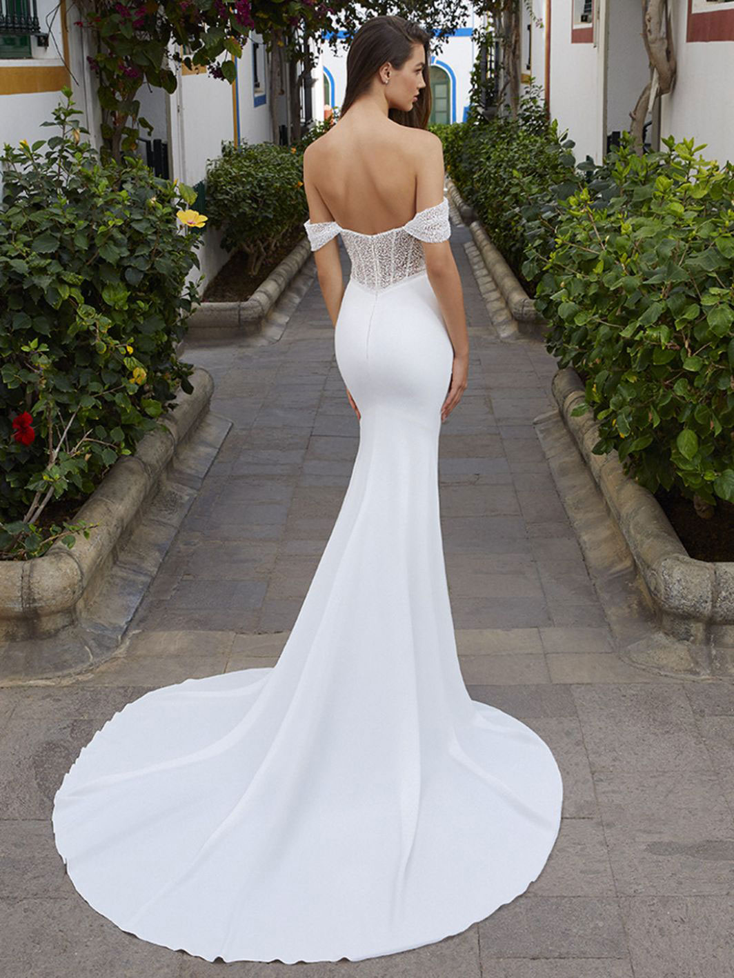 Blanca wedding dress by Enzoani